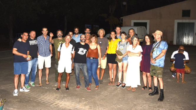 33 voluntaris participen a una campanya de vigilància de reproducció del voltor negre