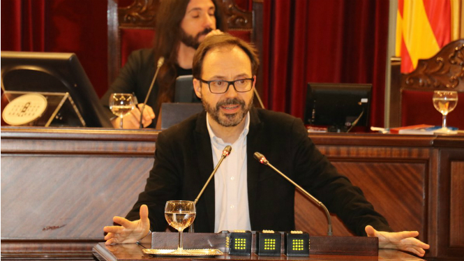 Josep+Castells+es+postula+per+encap%C3%A7alar+la+candidatura+de+M%C3%A9s+per+Menorca+al+Parlament