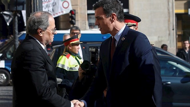 Sánchez proposa a Torra començar la mesa de diàleg polític aquest mes