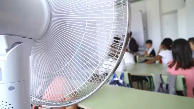 Educació demana la implicació dels ajuntaments per combatre la calor als centres escolars