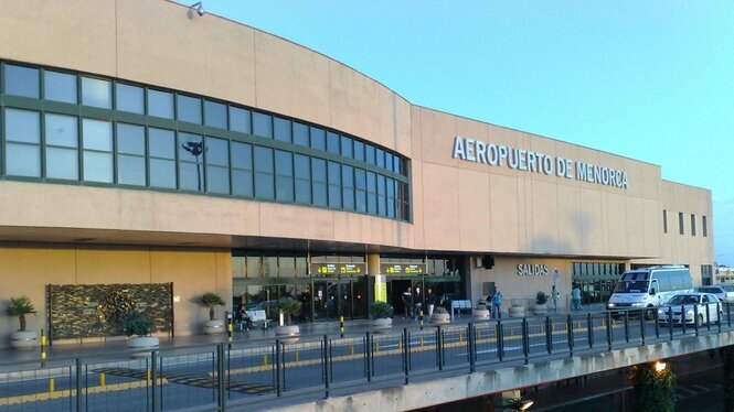 Cancel·lat el primer vol internacional que havia d’arribar a Menorca