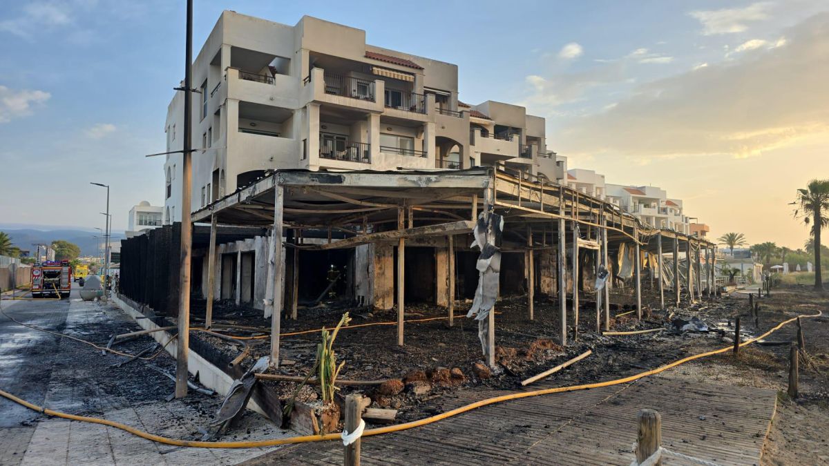 Un+incendi+crema+tres+restaurants+de+Platja+d%E2%80%99en+Bossa