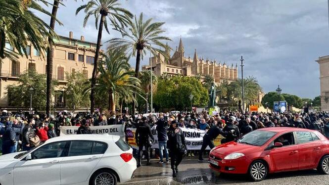 Un detingut en la marxa motoritzada dels restauradors a Palma