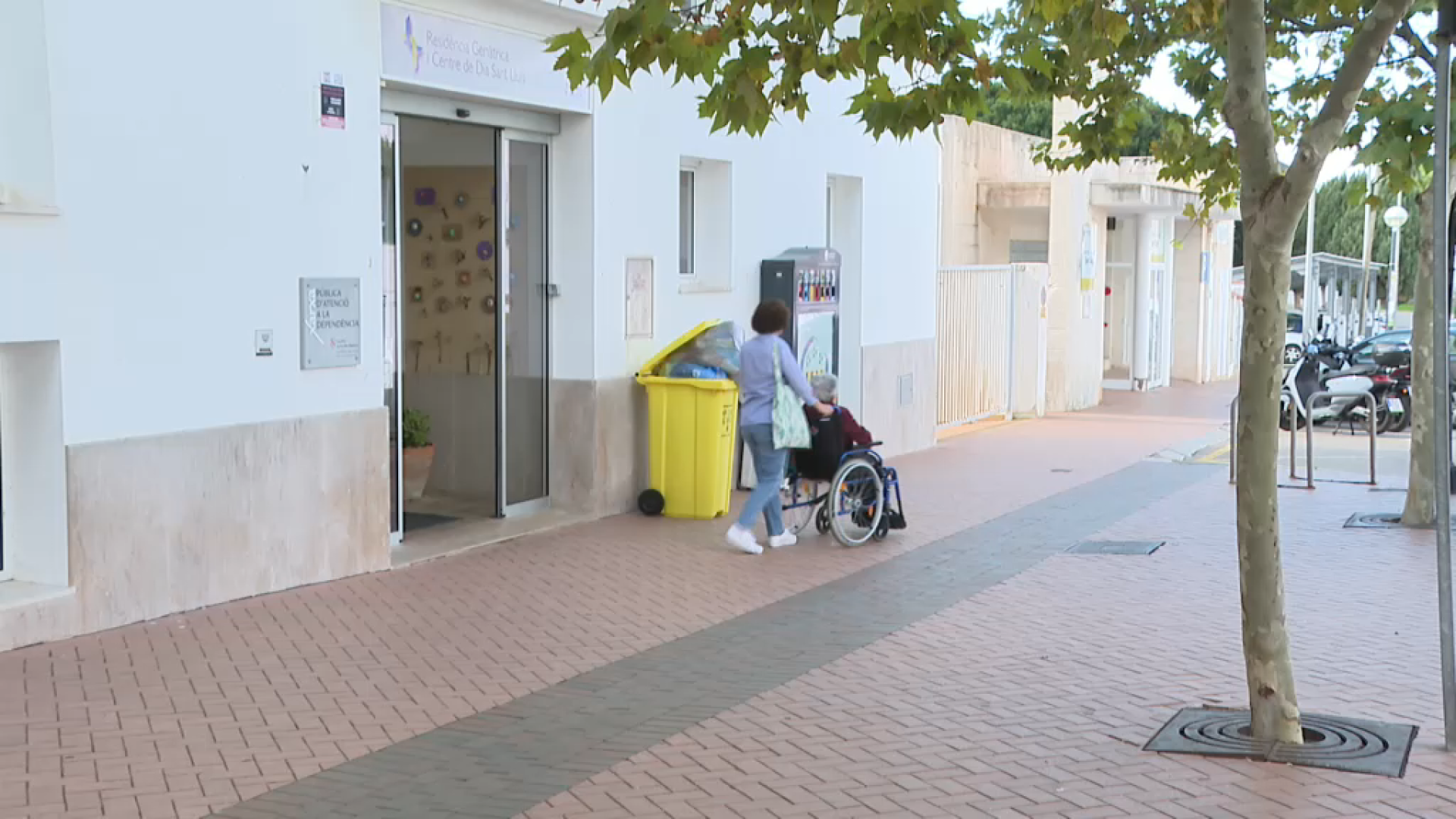 Familiars i treballadors denuncien un servei deficient al geriàtric municipal de Sant Lluís