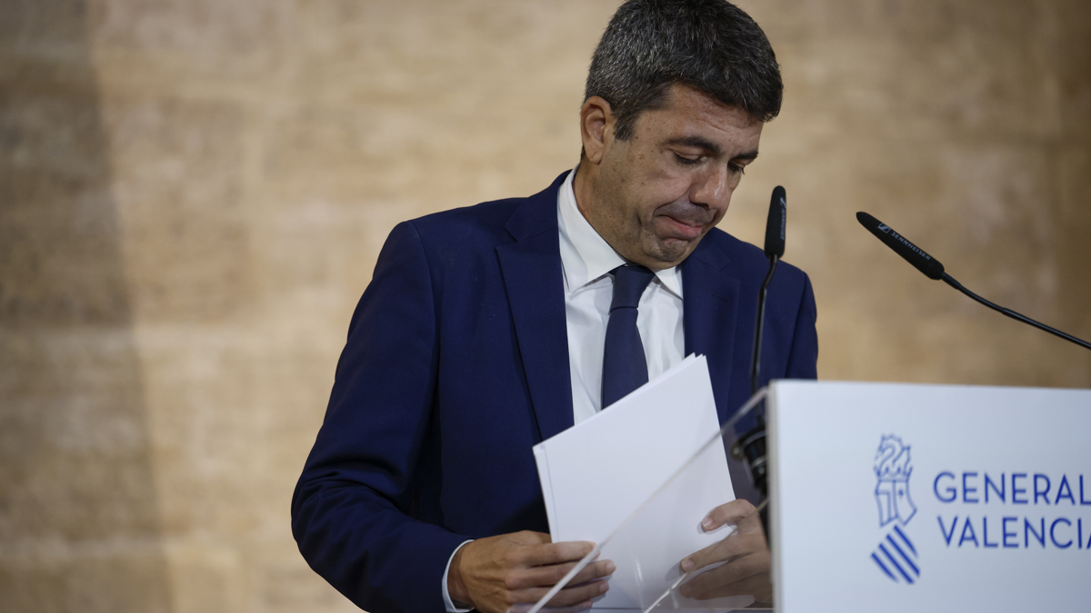 Carlos Mazón presenta, a les Corts Valencianes, la seva renúncia com a president de la Generalitat