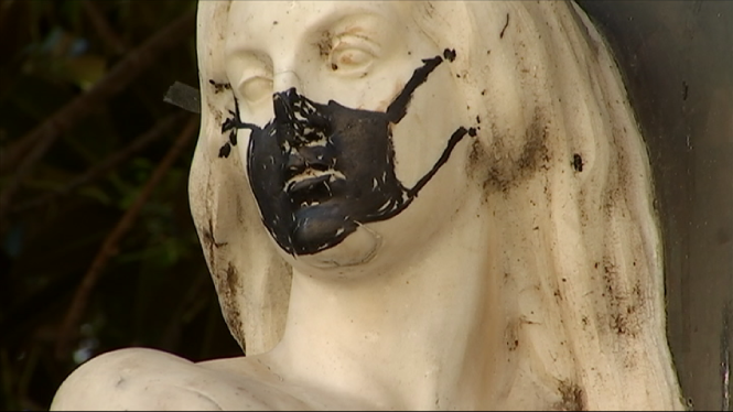Pinten una mascareta a l’estatua d’Antoni Maura de Palma