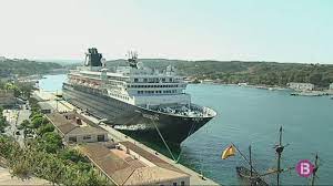 Promouen restringir l’arribada de vaixells contaminants al port de Maó