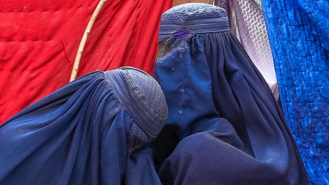 Les Balears s’ofereixen per a acollir dones i nines refugiades de l’Afganistan