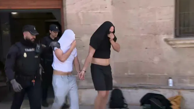 Presó provisional i sense fiança per als quatre turistes detinguts per una presumpta violació en grup a Platja de Palma