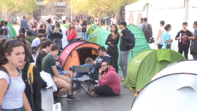 Inicien a Catalunya una acampada indefinida en contra de la sentència del ‘procés’