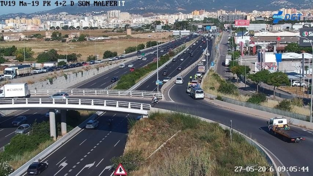Un motorista surt disparat en ser colpejat per un cotxe a la rotonda del Molinar i mor a l’acte