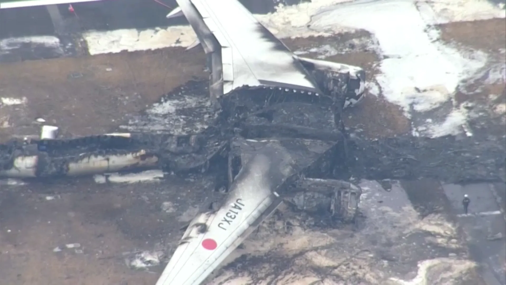 L’avió de la guàrdia costanera japonesa envestit a l’aeroport de Tòquio no tenia permís per enlairar-se ni per ser a la pista