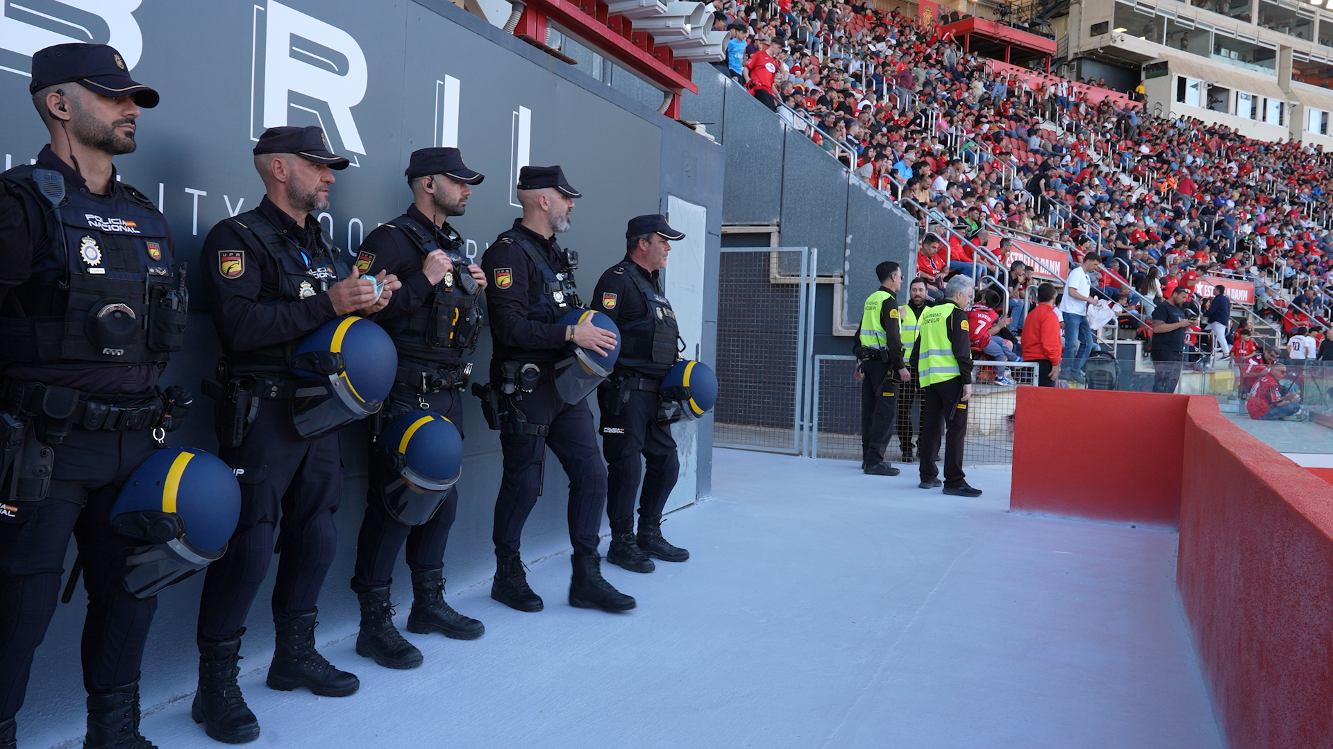 La policia blinda un partit de futbol davant el risc d’incidents amb els grups ultra, a ‘Emergències’