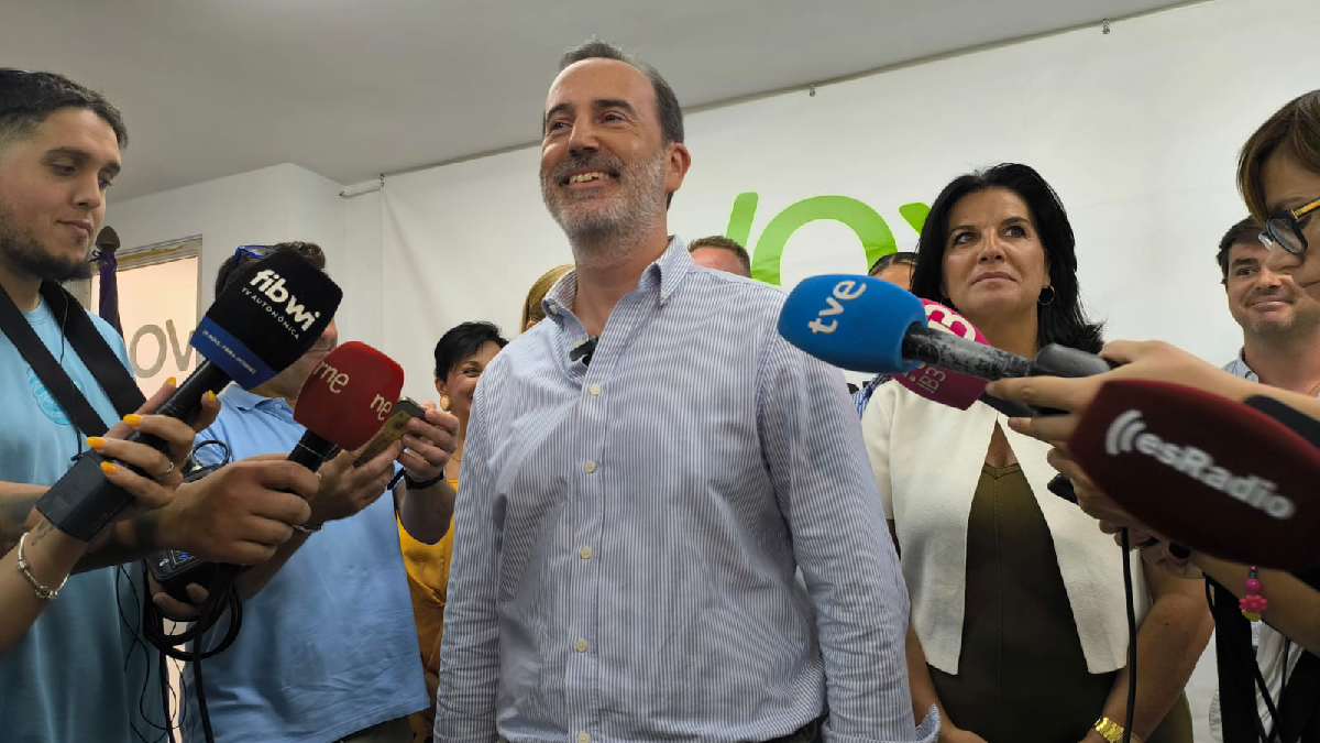 Le Senne renova el comitè executiu de Vox Balears amb el suport total d’Abascal