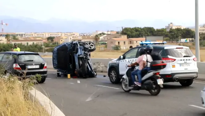 Detingut un conductor que fugia de la Policia Nacional després de saltar-se un control prop de Son Banya