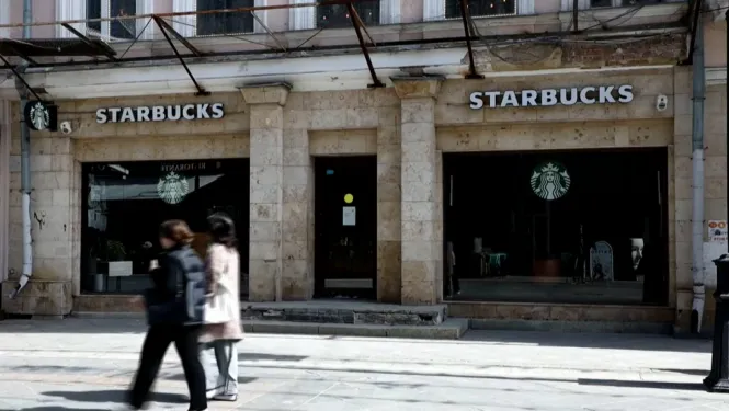 Starbucks abandona definitivament el mercat rus