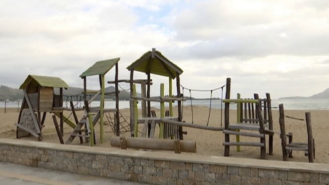 Medi Ambient veu favorable que l’Ajuntament de Pollença ocupi les platges amb parcs infantils