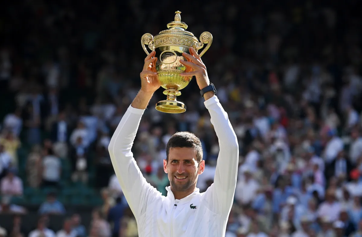 Novak Djokovic torna a guanyar Wimbledon i s’acosta a Rafel Nadal