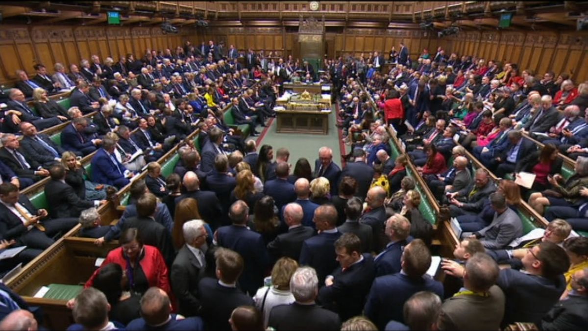 El Parlament britànic paralitza la votació sobre el Brèxit