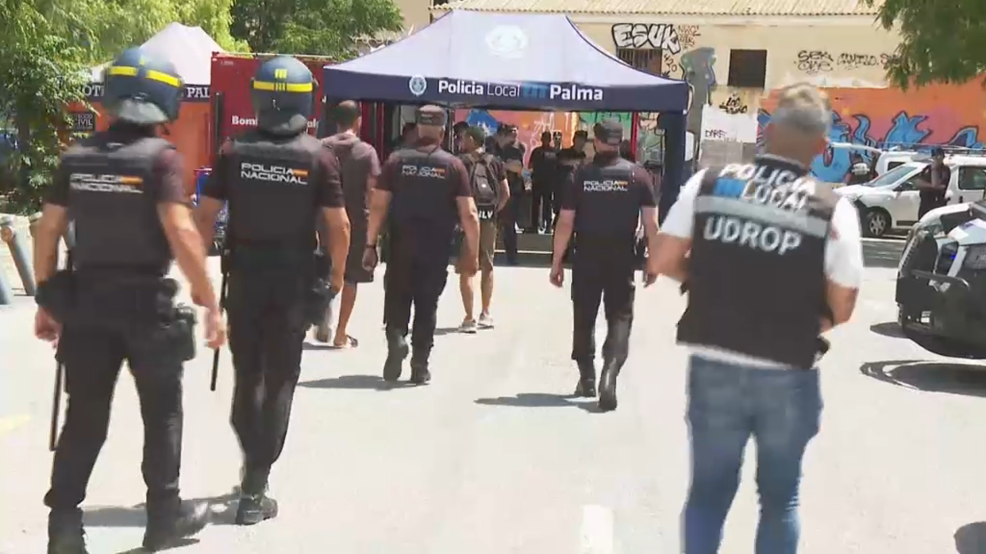 Comença el desallotjament forçós de l’antiga presó de Palma amb una setantena de persones a l’interior