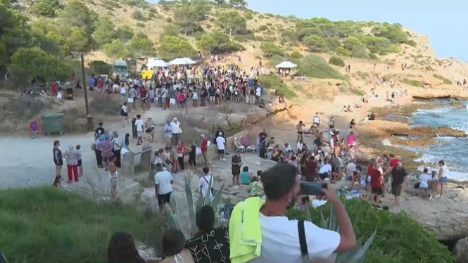 Centenars de persones participen a la gran Berenada