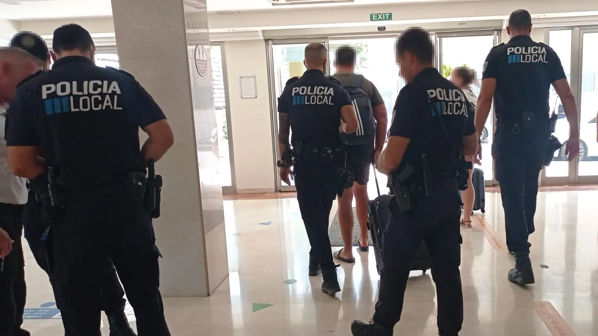 Expulsats vuit turistes d’un hotel de s’Arenal per mal comportament