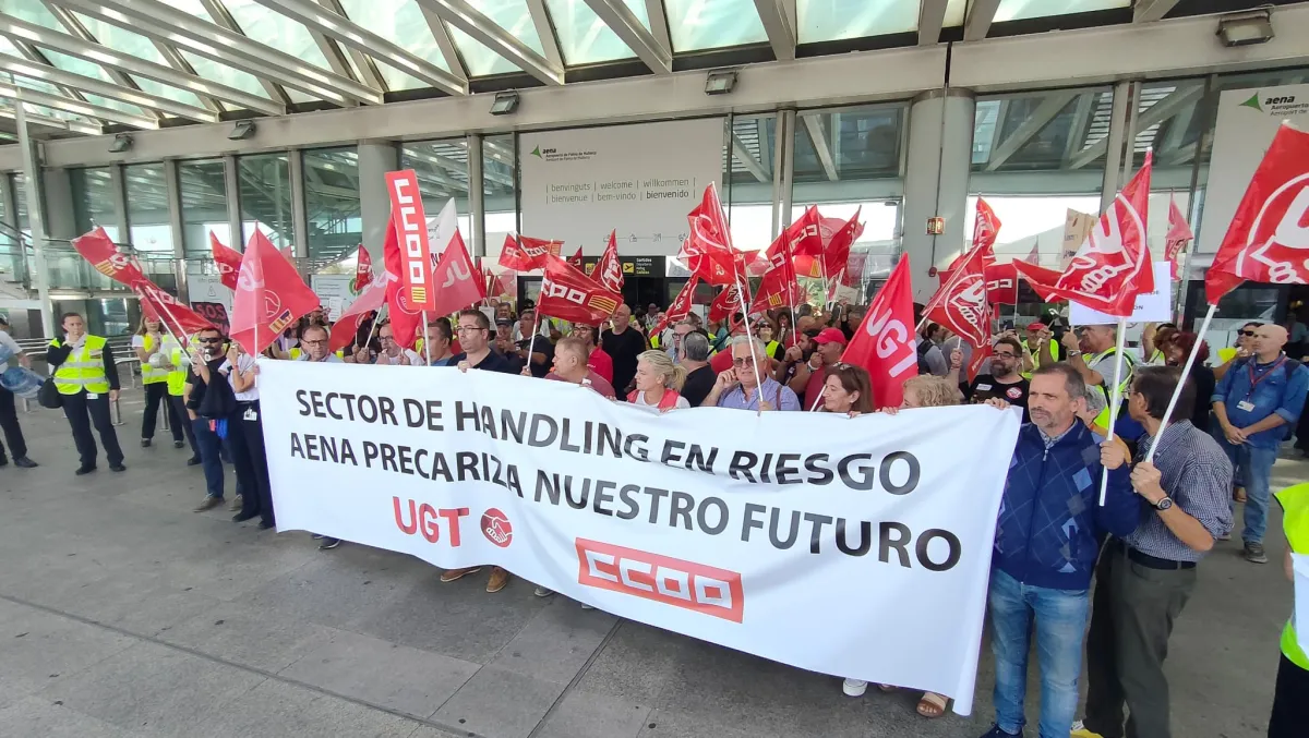 Els sindicats desconfien que les noves empreses de handling d’AENA compleixin amb els convenis