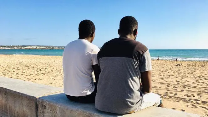 “La venda ambulant no és el somni de ningú”, acompanyam la comunitat senegalesa sense papers que s’hi guanya la vida