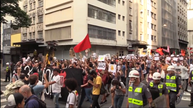Tornen+a+Sao+Paulo+les+protestes+per+l%26apos%3Baugment+del+preu+del+transport