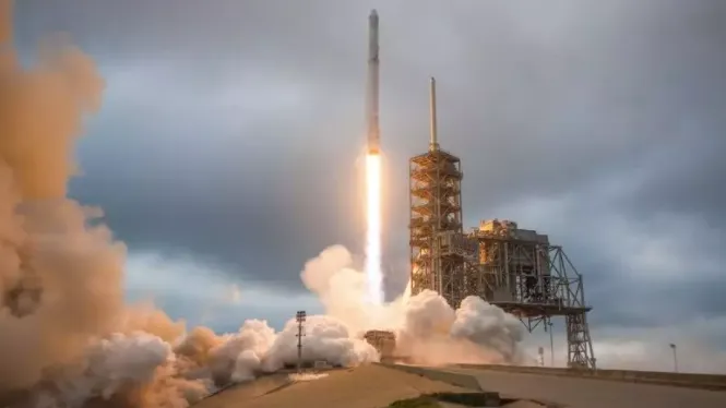 Un coet d’SpaceX podria xocar contra la Lluna el pròxim 4 de març