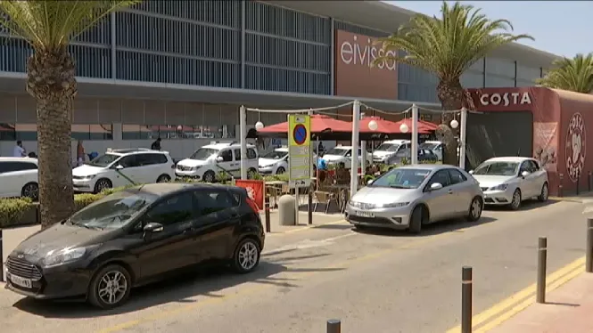 Retards a l’Aeroport d’Eivissa a causa de les maniobres militars de la Unitat de Defensa Antiaèria