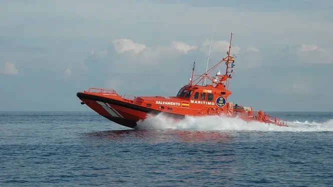 Salvament Marítim rescata nou migrants d’una barca a 45 milles d’Eivissa