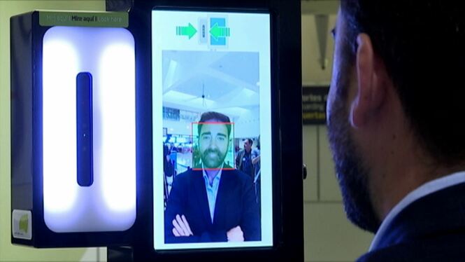9.221 persones pugen a l’avió després de passar per un sistema de reconeixement facial a Menorca