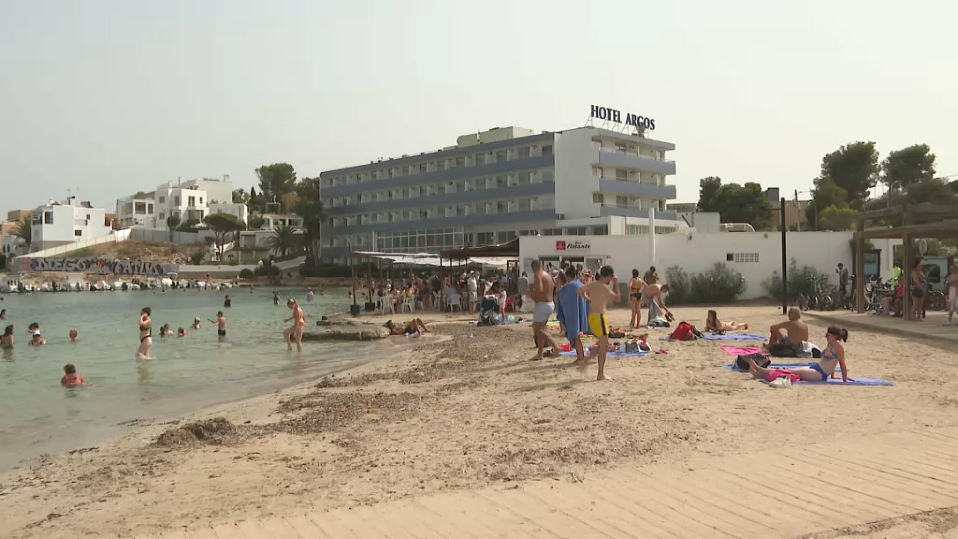 Talamanca, desbordada per creueristes: l’onada de visites no es tradueix en més despesa