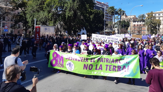 Unes 7.000 persones es manifesten a Palma en la marxa del 8M