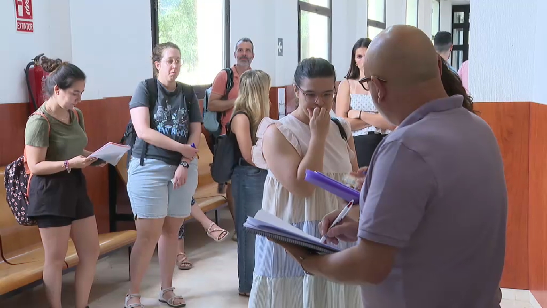Més de 800 persones es presenten a les oposicions d’ensenyaments no universitaris