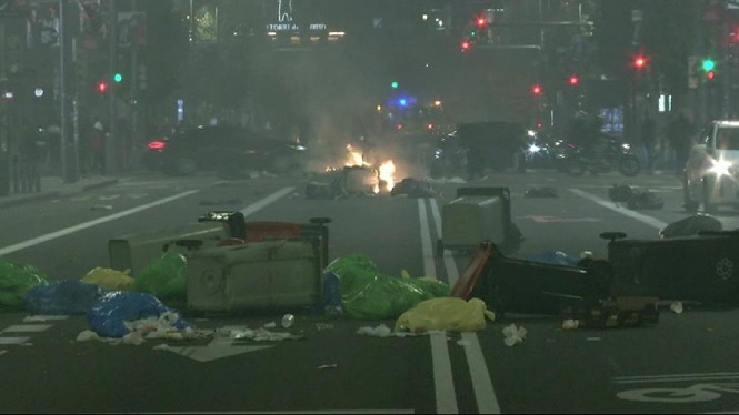 Les protestes violentes s’estenen a més ciutats d’Espanya