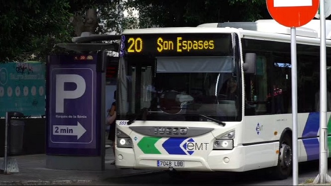 L’EMT redueix a un terç la cabuda dels autobusos