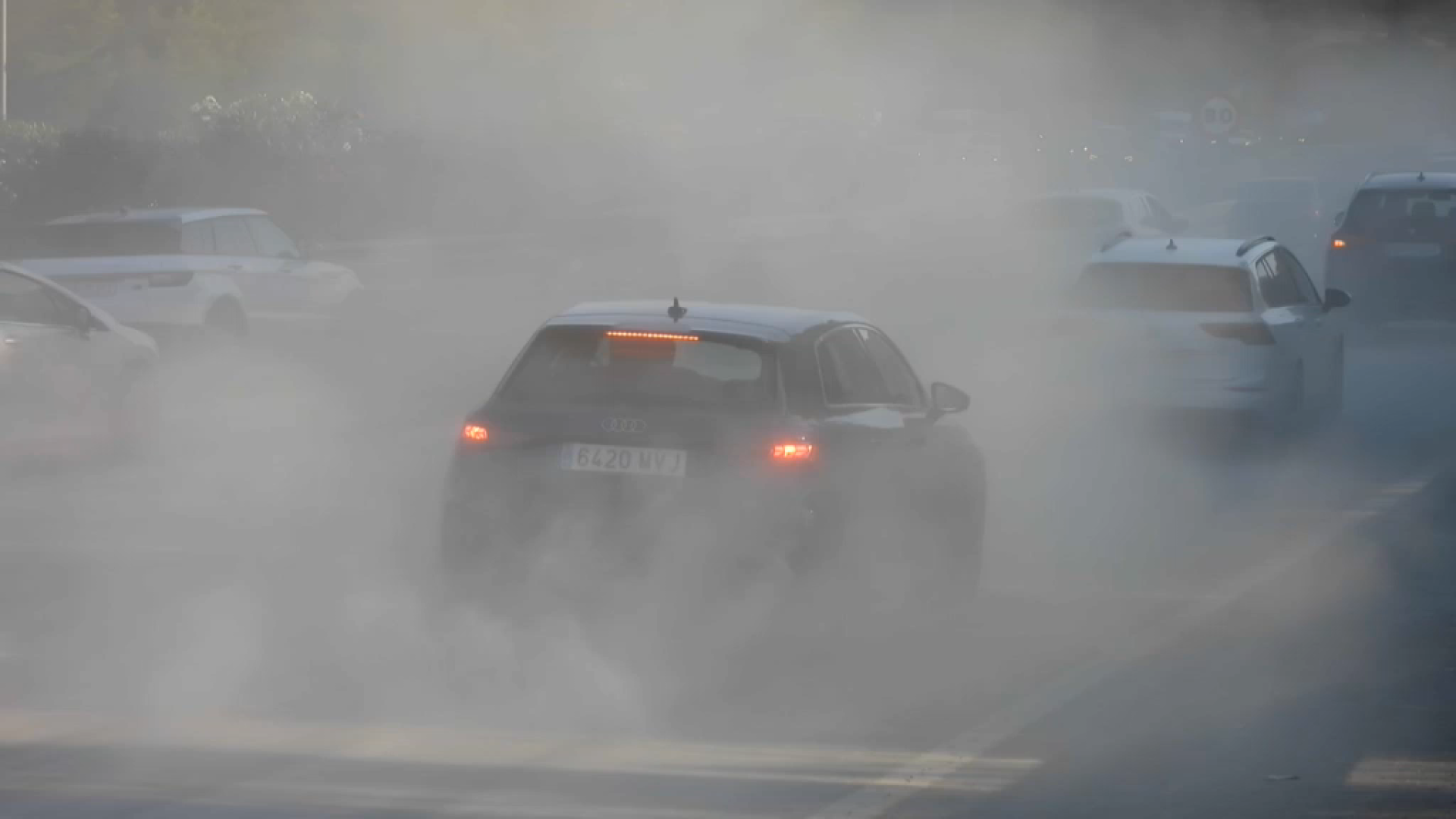 Retencions per la pols d’uns sacs caiguts a l’autopista d’Andratx