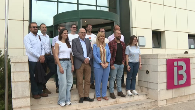 La junta del Davallament de Felanitx visita IB3