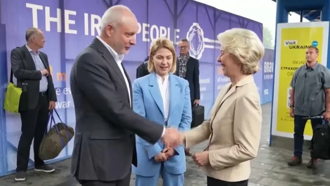 Ursula von der Leyen arriba a Ucraïna per negociar la seva possible adhesió a la UE