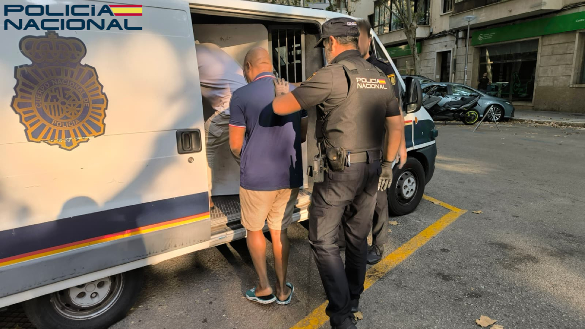 Desmantellen un punt de venda de droga a Son Gotleu i detenen tres homes