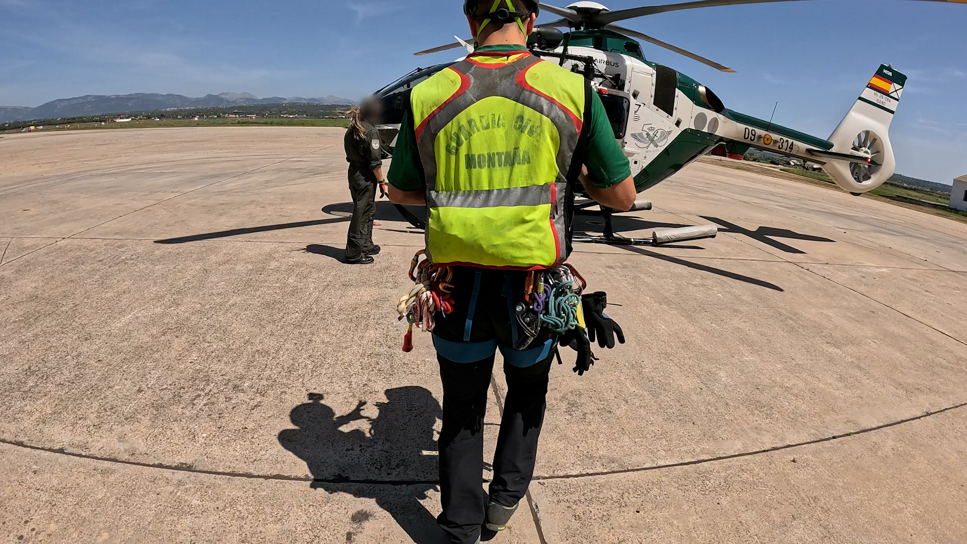 El GREIM protagonitza un espectacular rescat en helicòpter d’un muntanyenc, en ‘Emergències’