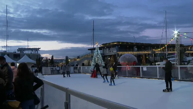 Dia de Nadal a les pistes de gel i patinant