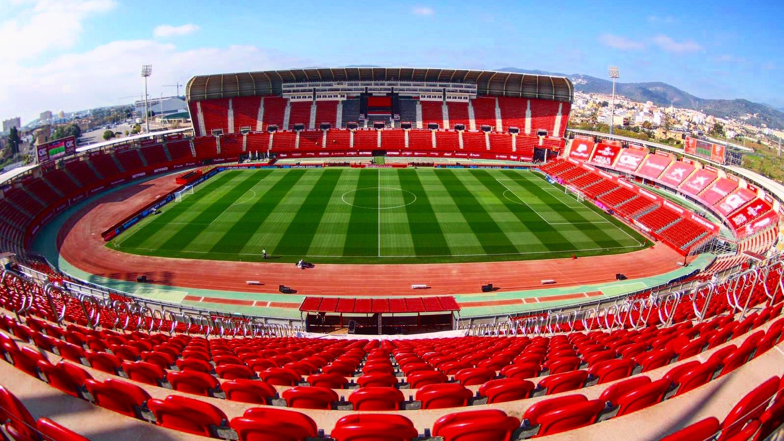 El primer partit del Mallorca post-pandèmia: 4.086 espectadors i sorteig de les entrades