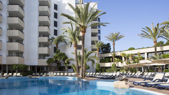 Els hotelers de Cala Millor, optimistes de manera relativa de cara a la temporada alta