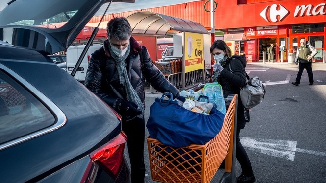 Itàlia clausura per decret tota Llombardia i 14 zones més pel coronavirus