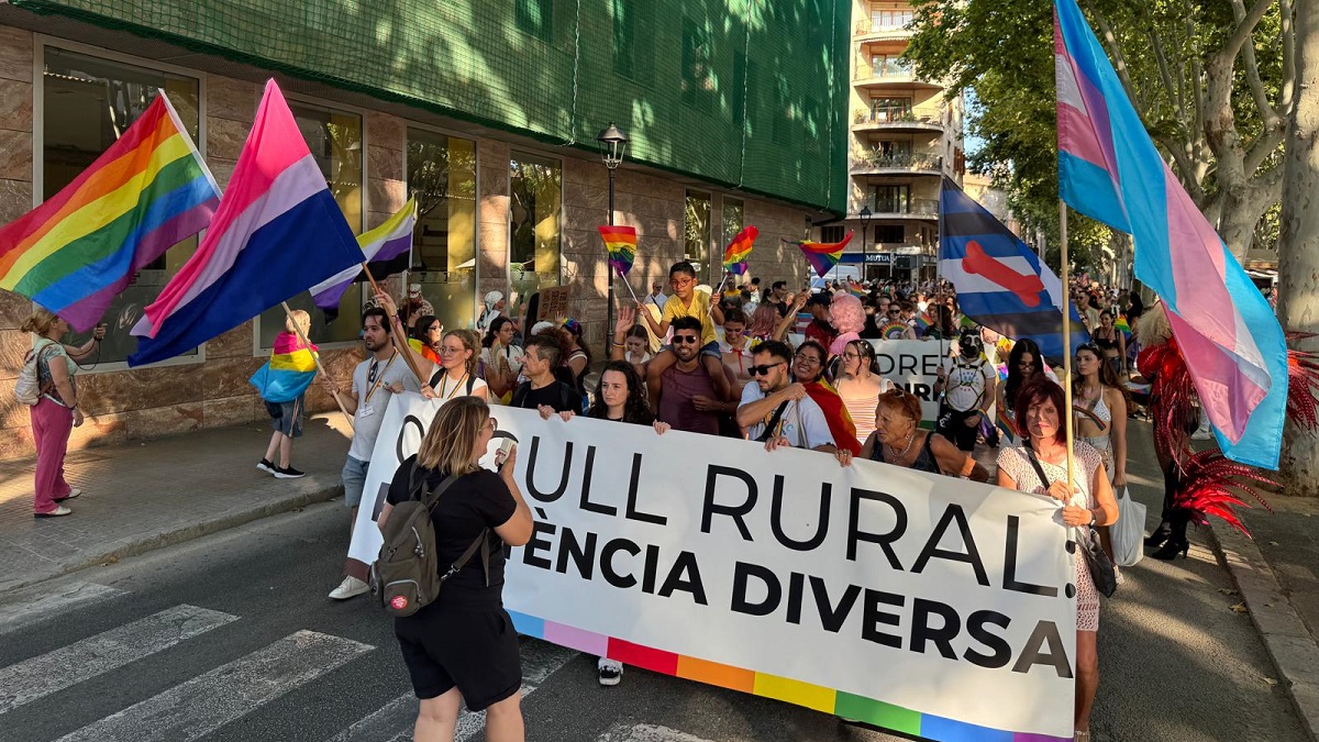 Un miler de persones reivindiquen l’orgull rural a Ciutat