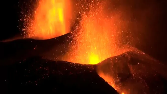 El volcà de La Palma té una nova boca de lava