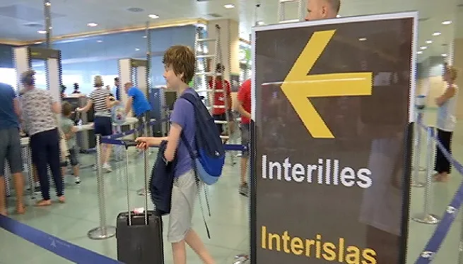 El Govern confia a aconseguir en breu una ruta aèria directa Menorca-Eivissa